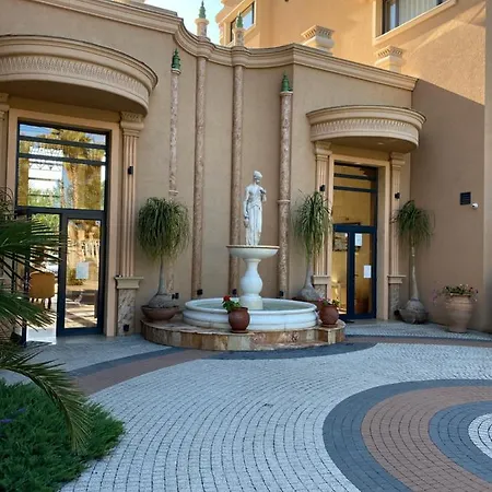 Aphrodite Gardens D208, Lägenhet *