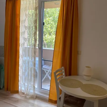 Aphrodite Gardens D208, Slăntjev Brjag