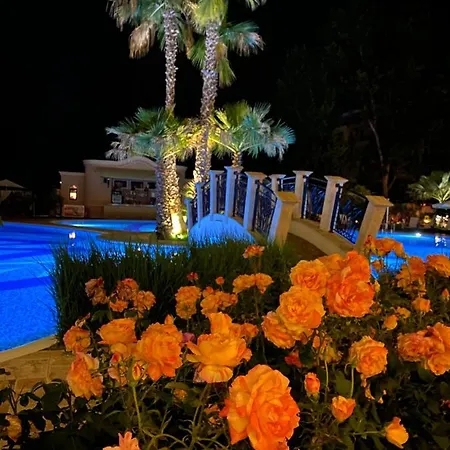 Aphrodite Gardens D208, Appartement *