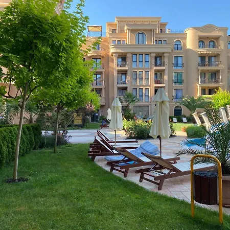 Aphrodite Gardens D208, Appartement *