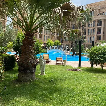 Aphrodite Gardens D208, Appartement