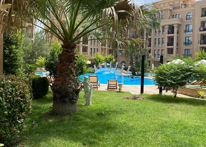 Aphrodite Gardens D208, Appartamento