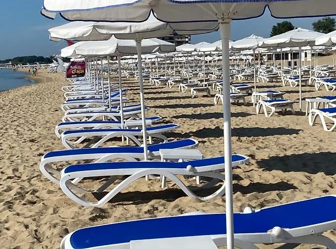 Aphrodite Gardens D208, Апартамент