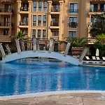 Aphrodite Gardens D208, Napospart