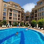 Aphrodite Gardens D208, Apartman