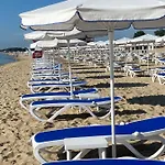 Aphrodite Gardens D208, Apartman
